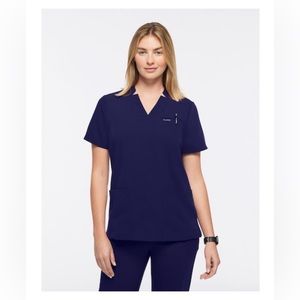 JAANUU Women's 3-Pocket Scrub Top NWT